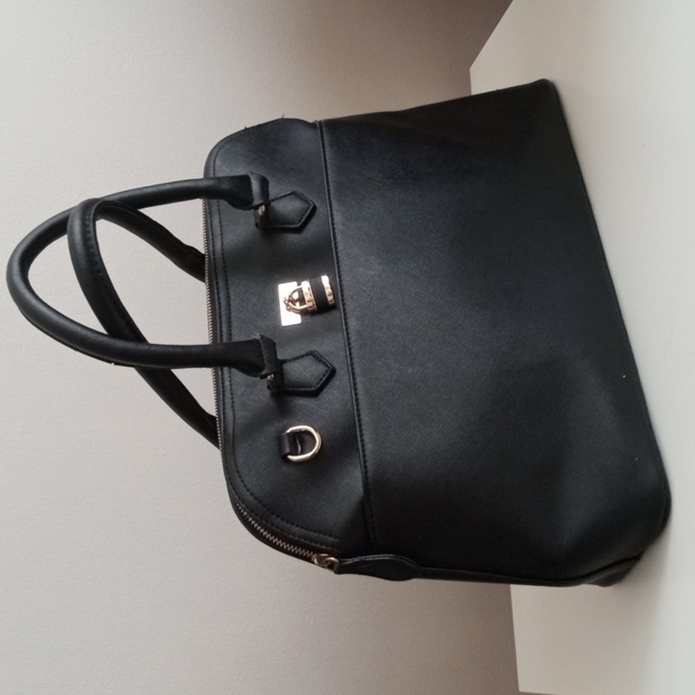 👜TOPTEN | Women's Vegan Handbag | Black with gold details